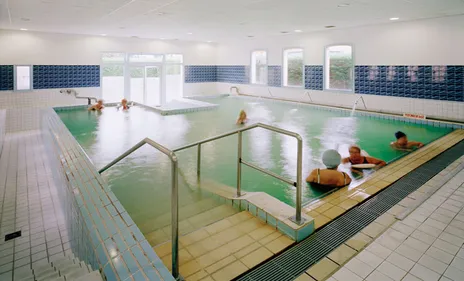 Loire : Les thermes de Montrond-les-Bains placés en redressement...