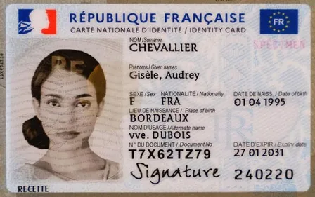 Découvrez la nouvelle carte d'identité mise en service en août