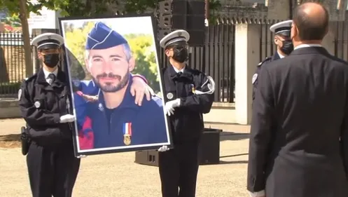 Hommage national au policier tué à Avignon la semaine dernière