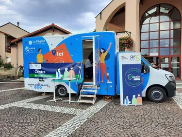 Le bus de vaccination dans la plaine du Forez et le roannais cette...