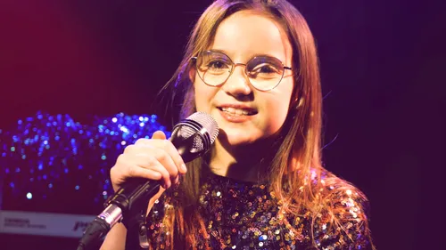 Eva Mas : le parcours atypique de cette jeune chanteuse ligérienne