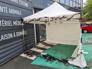 Barnum de tests incendié à Saint-Etienne : Gaël Perdriau dénonce un...