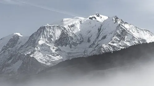 Le Mont-Blanc rapetisse !