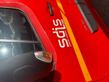 Route de Panissières : une voiture termine sa course 10 mètres en...