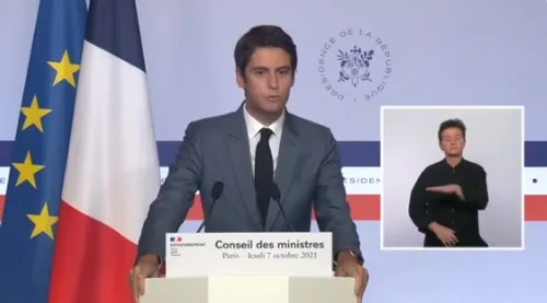 Gabriel Attal : pas d'allègement du pass sanitaire avant le 15...