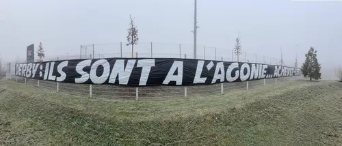 Foot : à 2 jours du derby entre l'ASSE et l'OL, une banderole...