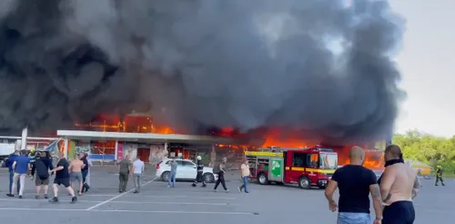 Frappe dans un centre commercial en Ukraine : le bilan passe à 21...
