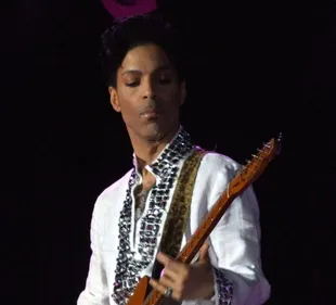 Prince : un inédit dévoilé pour l'anniversaire de sa mort