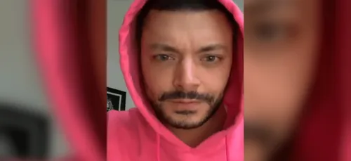 #FreestyleConfinéChallenge : Kev Adams improvise un rap sur le...