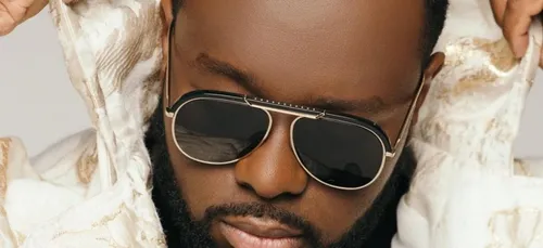 Gims dévoile ses archives (sans lunettes !)