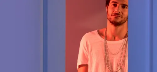 Amir : les dates de sa tournée et un clip pour « La Fête »