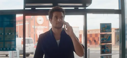 Amir dévoile le clip de "La Fête"