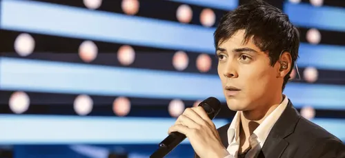 Biopic sur Gregory Lemarchal : Qui est Mickaël Lumière ?