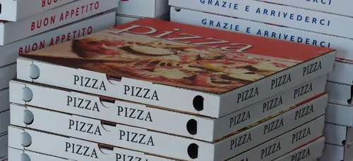 12 000 dollars de pourboire pour un livreur de pizzas de 89 ans