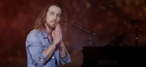 The Voice Kids : Julien Doré en "super coach" lors de la finale