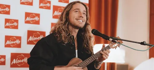 Revivez le showcase de Julien Doré comme si vous y étiez !