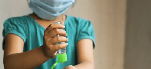 Un tuto pour transformer un masque adulte en masque enfant cartonne...