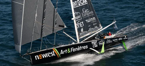 Vendée Globe : Fabrice Amedeo fait demi-tour pour un petit souci...