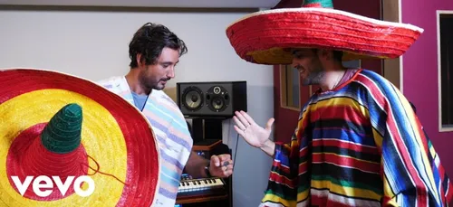 Jérémy Frérot et Tibz rendent hommage à Joe Dassin avec une reprise...