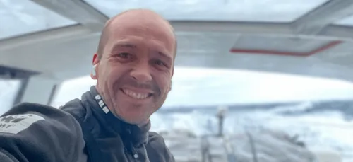 Vendée Globe : Kevin Escoffier déclenche sa balise de détresse, Le...