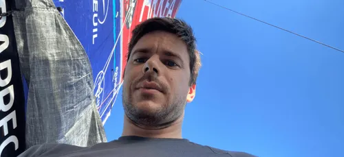 Vendée Globe : Sébastien Simon abandonne la course