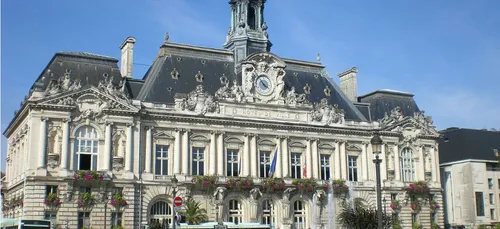 Climat : les villes de Poitiers et Tours alertent sur le...