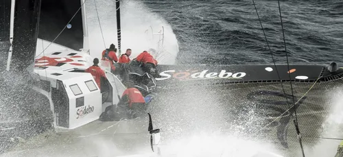 Trophée Jules Verne : Thomas Coville et son équipage abandonnent