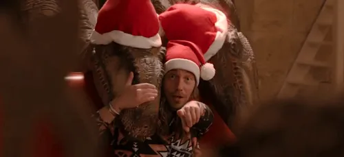 Julien Doré dévoile un clip de Noël - et cartonne avec sa tombola !