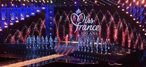 Miss France : Un centenaire dans le Grand Carrousel du Puy du Fou