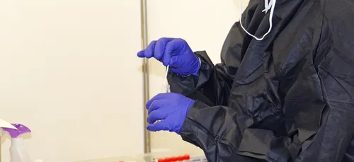 Covid-19 : avant les fêtes, le nombre de tests en forte hausse
