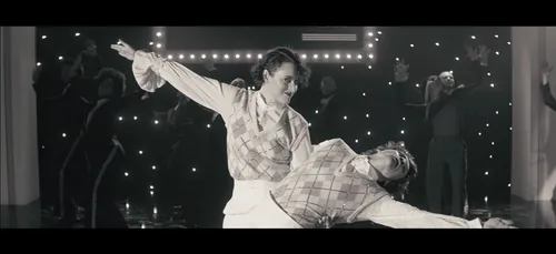 "Treat People with kindness", le clip de Harry Styles casse YouTube !