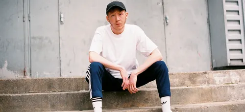 "Bateaux-mouches", le nouveau single d’Eddy de Pretto