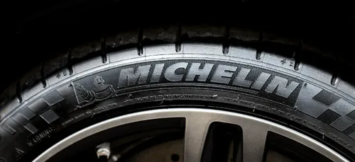 Michelin annonce supprimer jusqu'à 2 300 postes en France, sans...