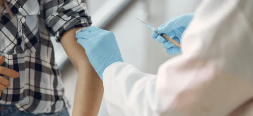 500 centres de vaccination en France d'ici deux semaines