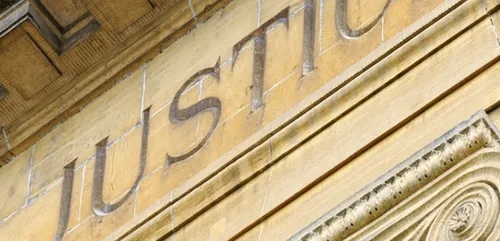 Angers : 6 mois de prison avec sursis requis contre un policier...