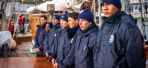 A Brest, Macron au contact de mousses pour ses voeux aux armées