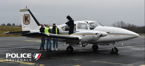 La police de Limoges contrôle un avion