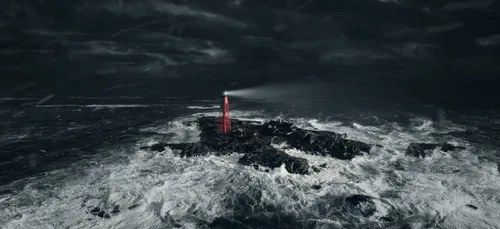 Insolite : seule dans un phare isolé, elle va passer une semaine à...