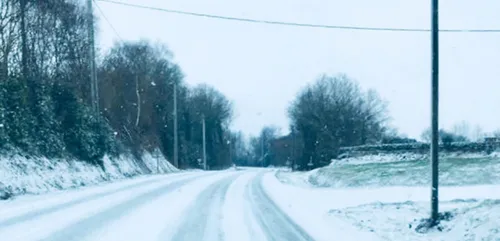 Neige-verglas : la Bretagne en vigilance orange, pas de ramassage...