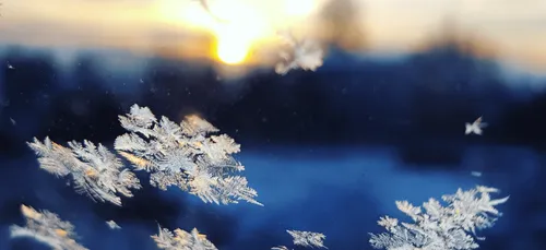 La neige s'invite de la Bretagne à l'Île-de-France