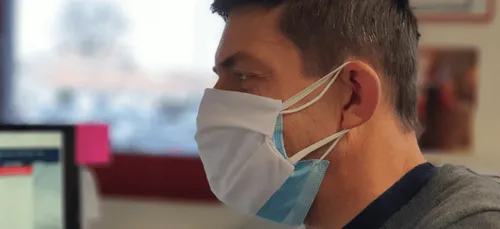 Covid-19 : Les masques doubles ou ajustés renforcent la protection,...