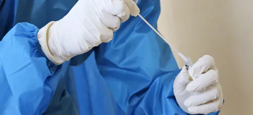 Feu vert pour les tests salivaires dans les écoles, mais pas de...