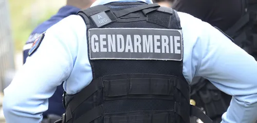 Loire-Atlantique : quatre gendarmes blessés par balle lors d'une...