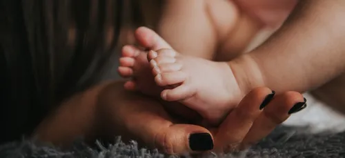 Une naissance après une greffe d'utérus, une première en France