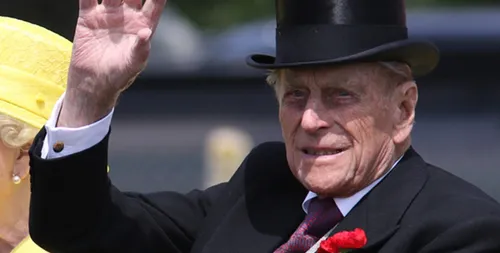 Le prince Philip, époux d'Elizabeth II, hospitalisé "par précaution"