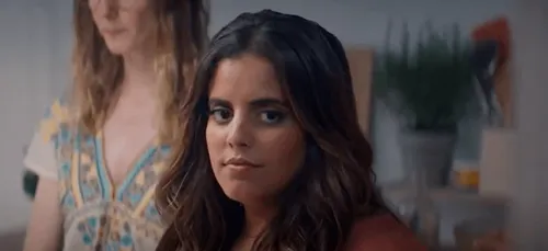 Inès Reg : découvrez la bande-annonce de "Je te veux, moi non plus"