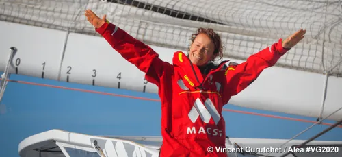 Vendée Globe : Isabelle Joschke chaudement accueillie aux Sables...