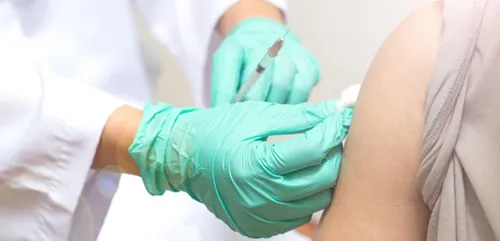 Tous les vaccins doivent pouvoir être administrés par les...