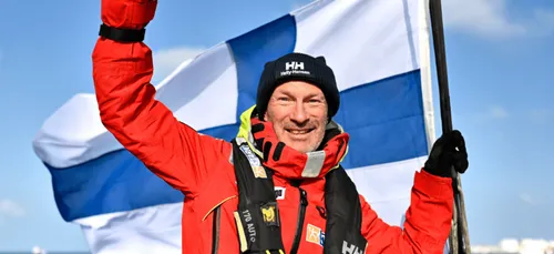 Vendée Globe : arrivée du dernier skipper Ari Huusela, fin de la 9e...
