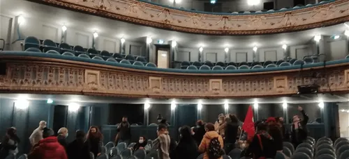 Culture : de nombreux théâtres occupés pour demander davantage de...